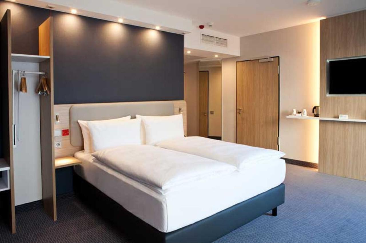 Holiday Inn Express Fuerth By Ihg Exterior photo